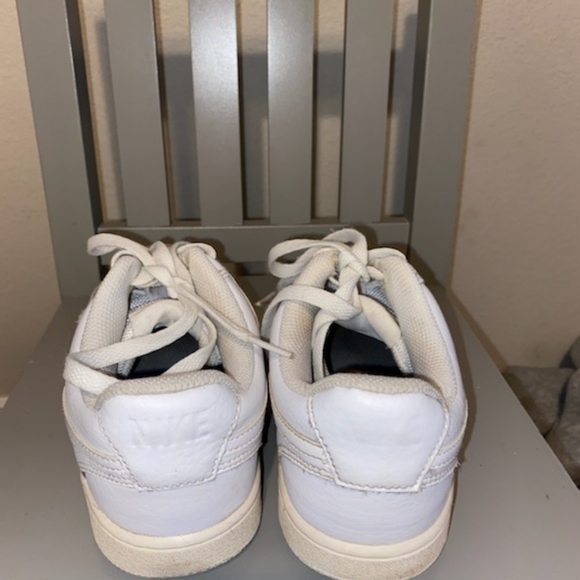 Women's Cort low Nikes - Picture 3 of 4
